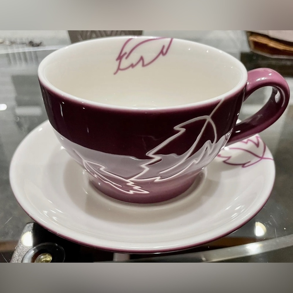 2007 STARBUCKS PLUM PURPLE/WHITE LEAF WIDE 10 OZ. COFFEE MUG & SAUCER